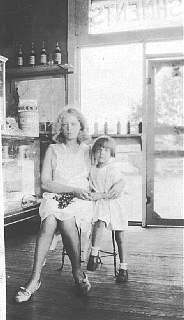 vera dagion and mae at the harriman ny stand 1932.jpg